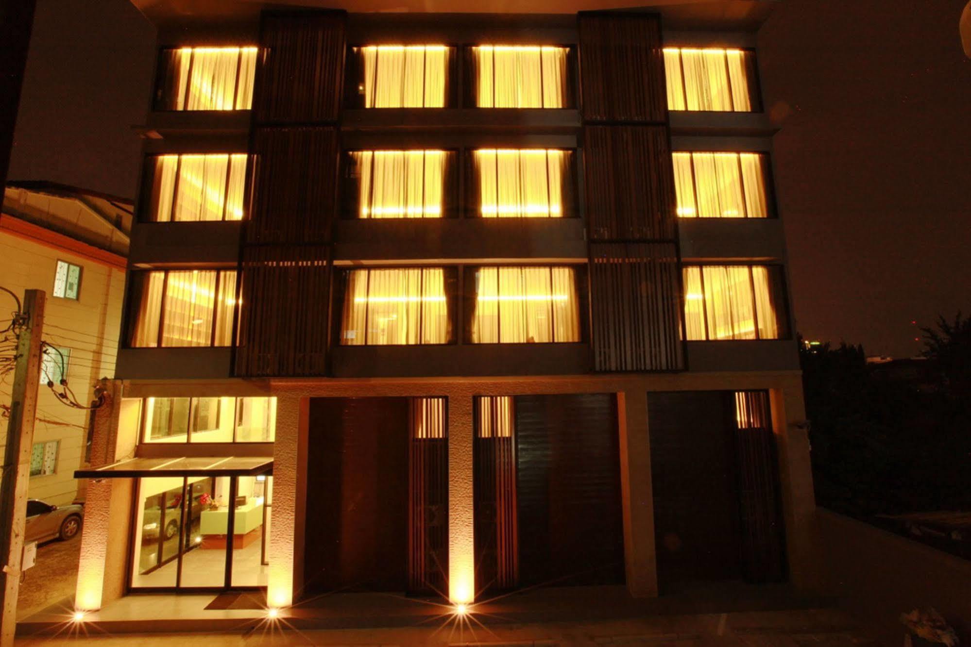 The Bangkok Major Suite Exterior photo